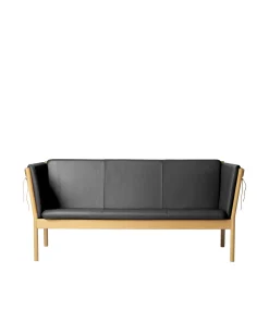 Erik Ole Jørgensen J149 - 3 pers. sofa - Eg - Sort læder- 3 Personers Sofa
