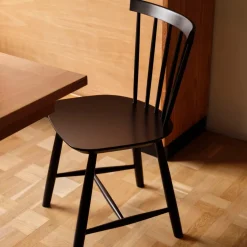 Poul M. Volther J46 - Stol - Bøg - Jet Black- Spisebordsstole