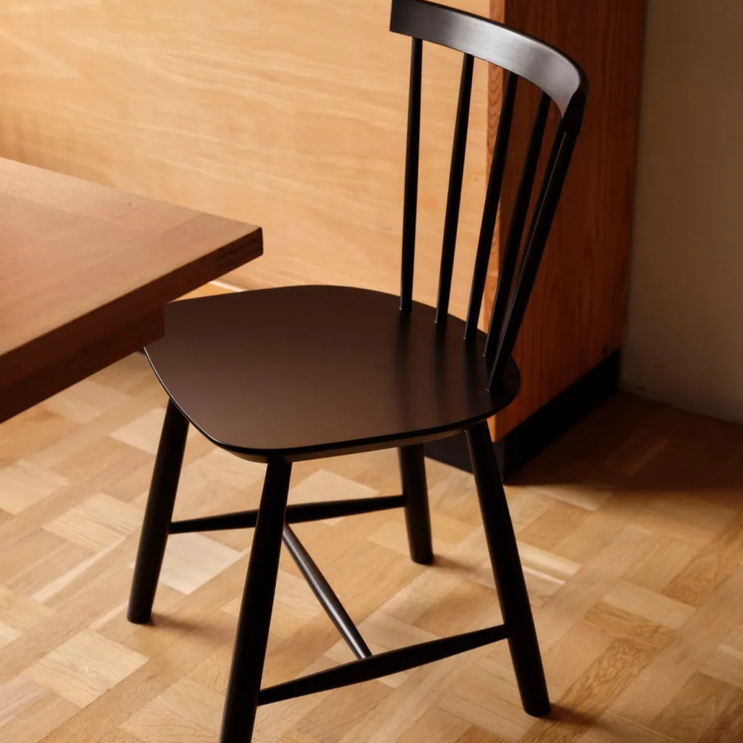 Poul M. Volther J46 - Stol - Bøg - Jet Black- Spisebordsstole
