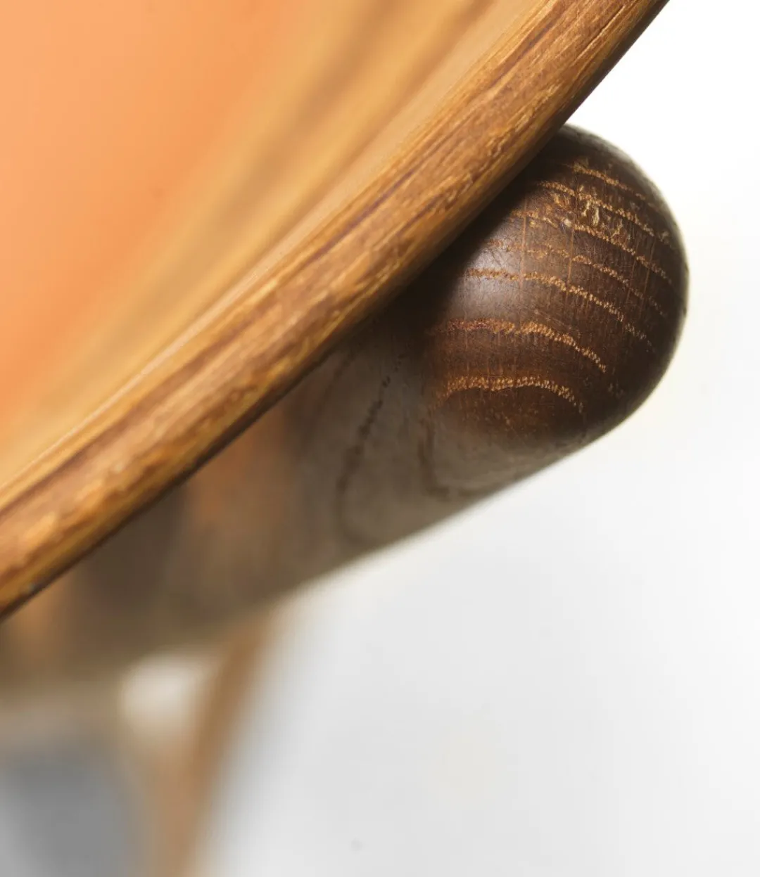 Poul M. Volther J48 - Stol - Røget eg - Cognac læder- Spisebordsstole